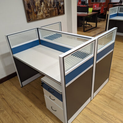 Two way workstation 1.2m x 1.2m