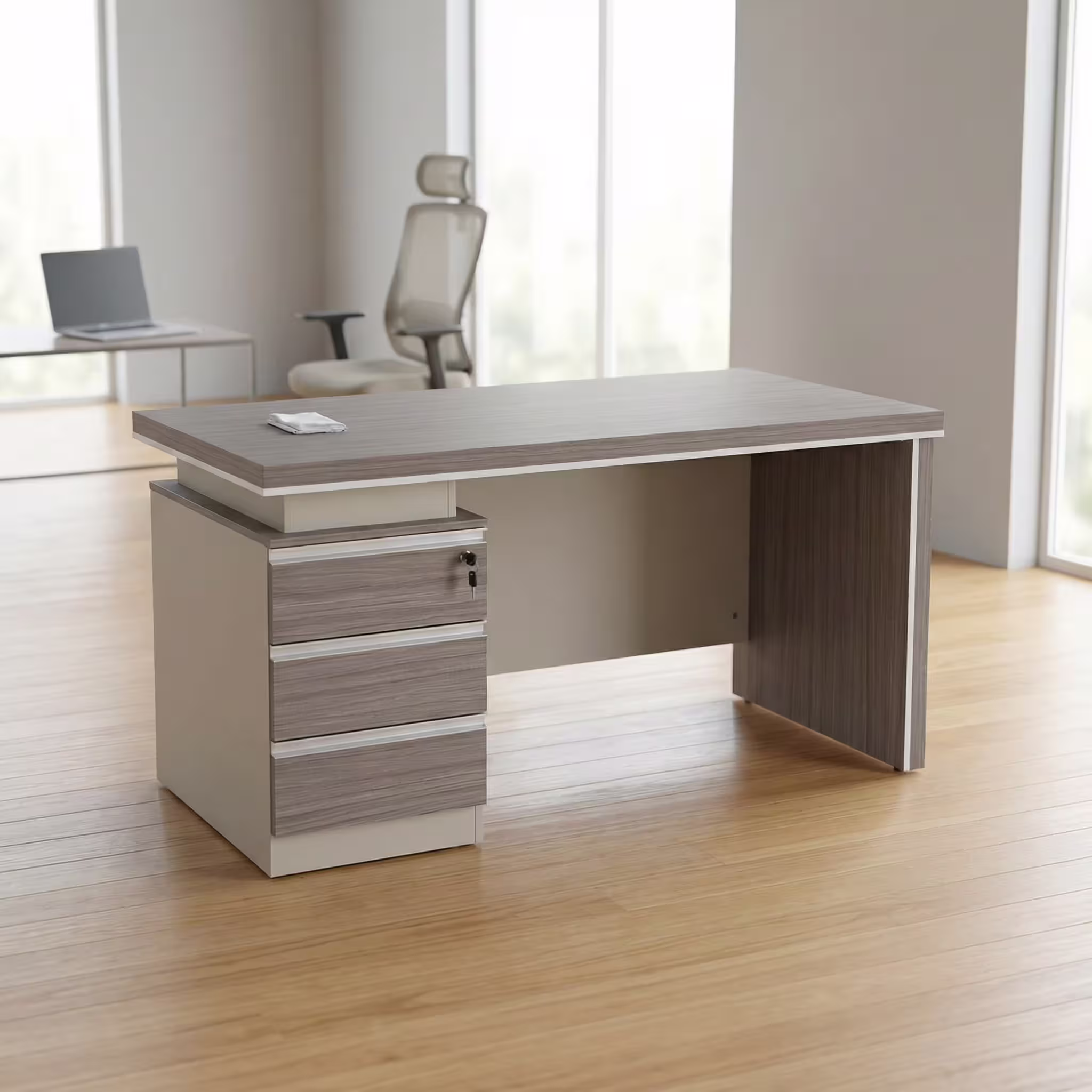 1.4M executive office desk with compact design and modern finish